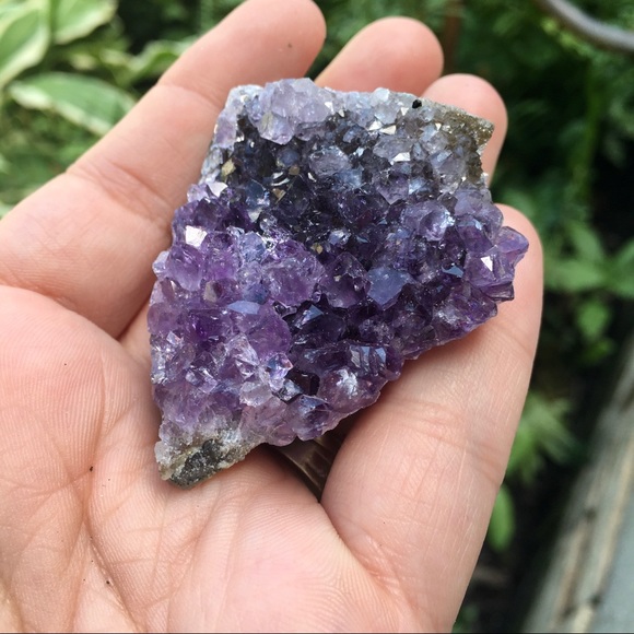 Amethyst raw Geode specimen display decor - Picture 3 of 6